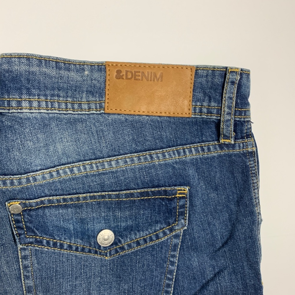 H&M women’s distressed cuffed denim shorts sz.8 - Picture 4 of 11
